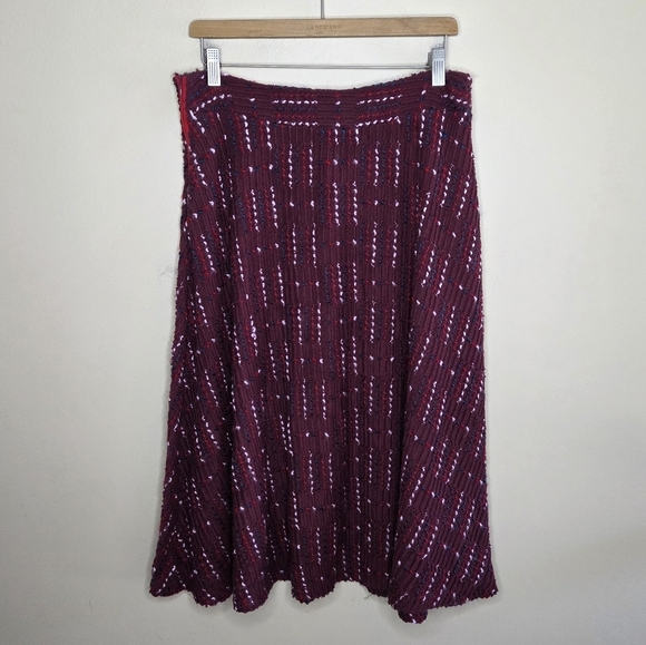 NWT Maeve Anthropologie | Burgundy Textured Boucle Midi Skirt Size Medium - Picture 5 of 7